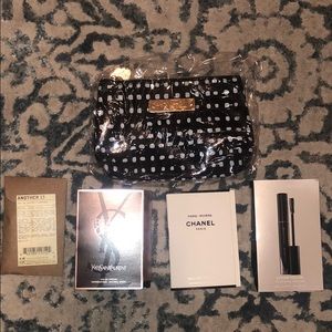 Beauty samples and cosmetic case small